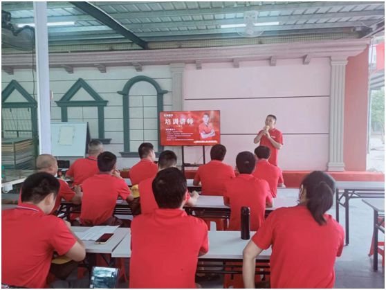 林德漆首期“建筑涂裝工、藝術涂裝師”專業(yè)技能培訓圓滿結束